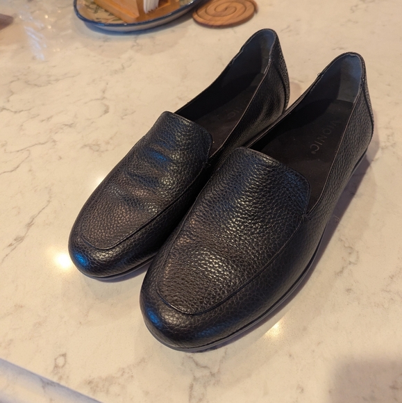 Black Elora Leather Driver Loafers from Vionic - Picture 1 of 4
